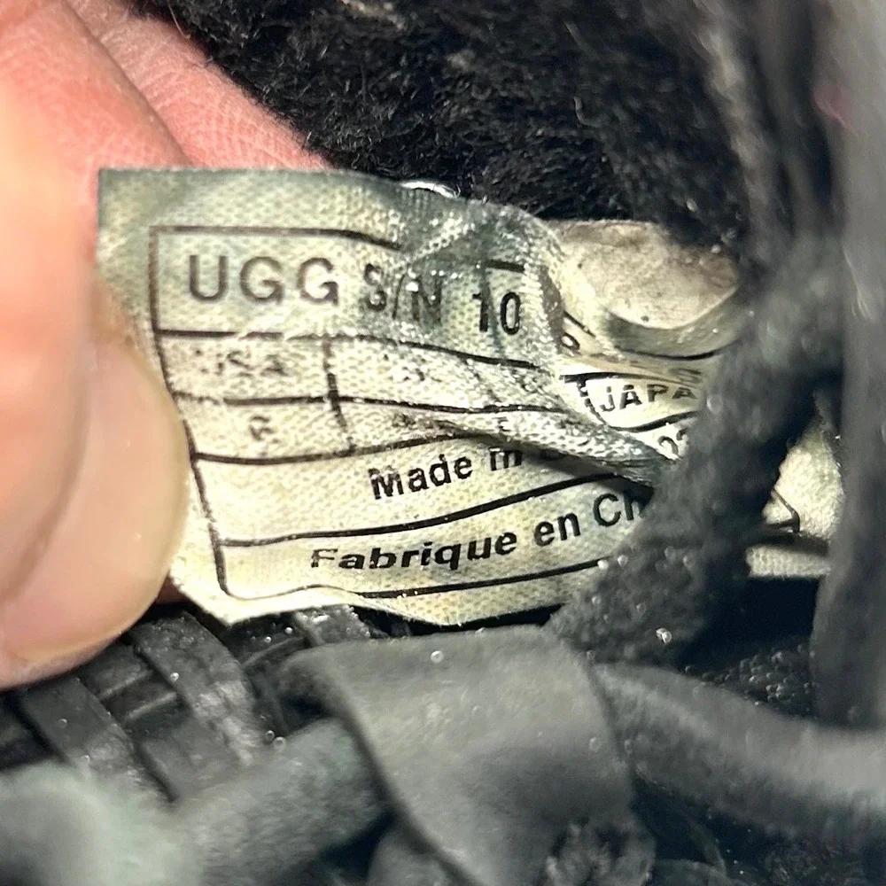 UGG Australia Mariana Boots Womens 6 Black Leather Shearling Lined Rear Lace‎ Up